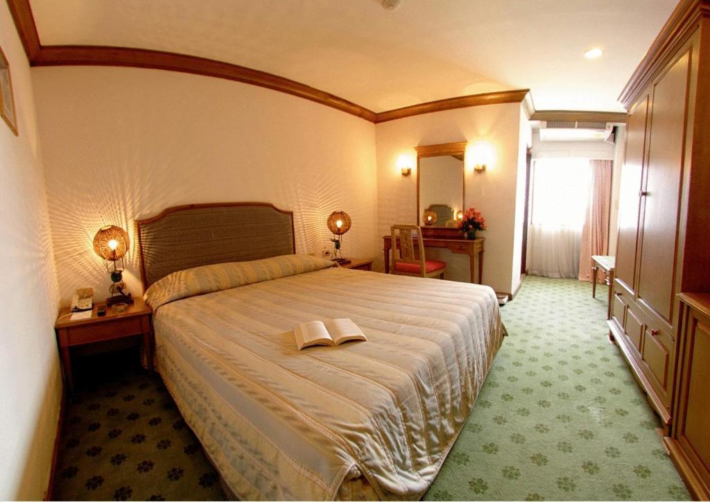 Down Town Inn, チエンマイ エクステリア 写真